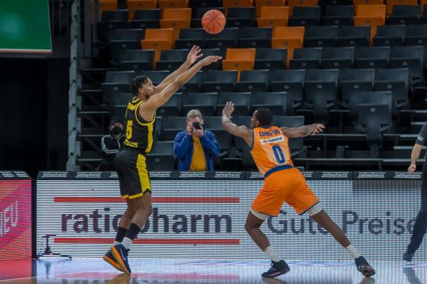 年三冠功勋 年三冠功勋