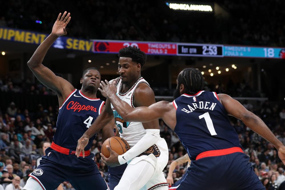 更透露出一 更透露出一